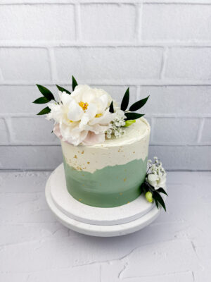 SMALL WEDDING CAKE