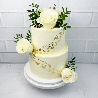 WHITE WEDDING CAKE (OBEN)