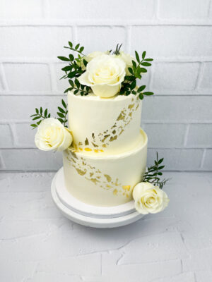 WHITE WEDDING CAKE (UNTEN)